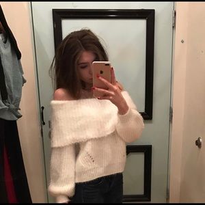 Off-the-shoulder Sweater